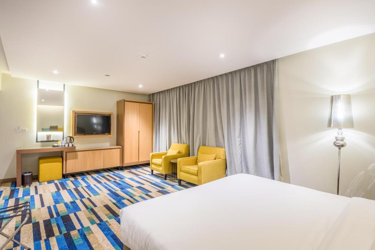 Ewaa Express Hotel - Al Olaya Rijád Kültér fotó