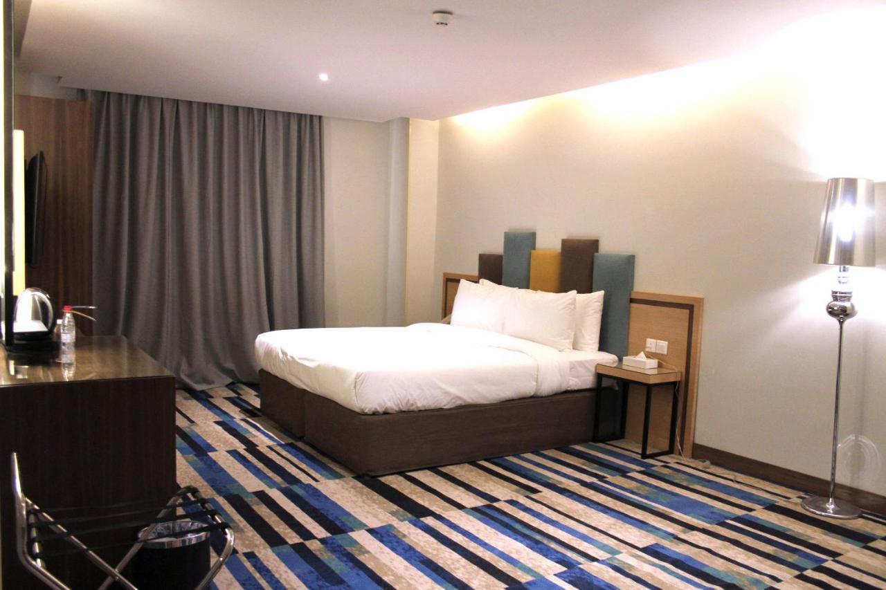 Ewaa Express Hotel - Al Olaya Rijád Kültér fotó