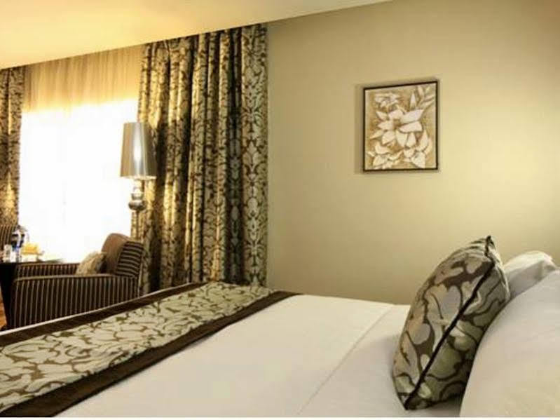 Ewaa Express Hotel - Al Olaya Rijád Kültér fotó